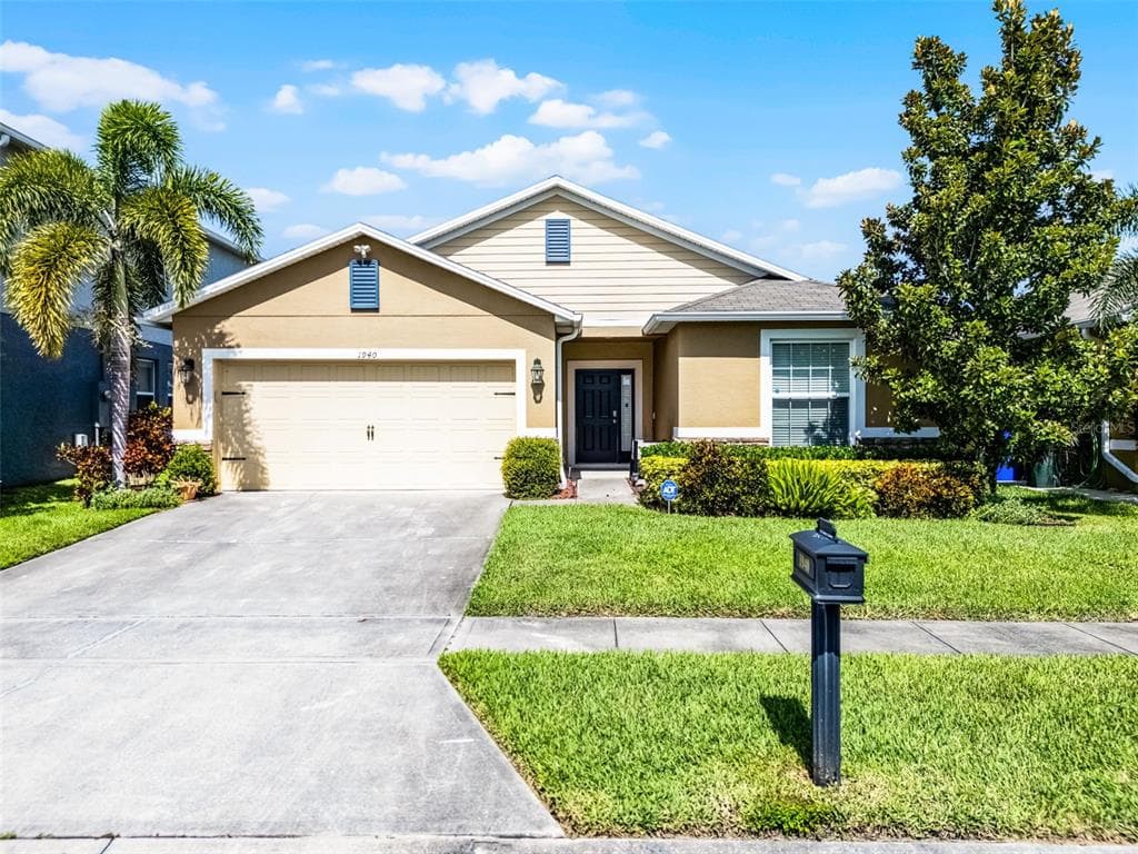 1940 BANNER LANE ST CLOUD, FL 34769