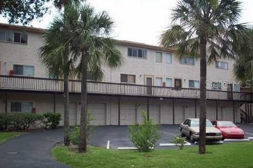 6338 NEWTOWN CIRCLE UNIT B2 TAMPA, FL 33615