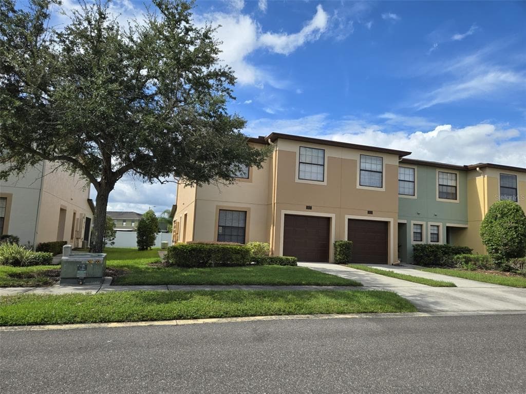 2637 OLEANDER LAKES DRIVE BRANDON, FL 33511
