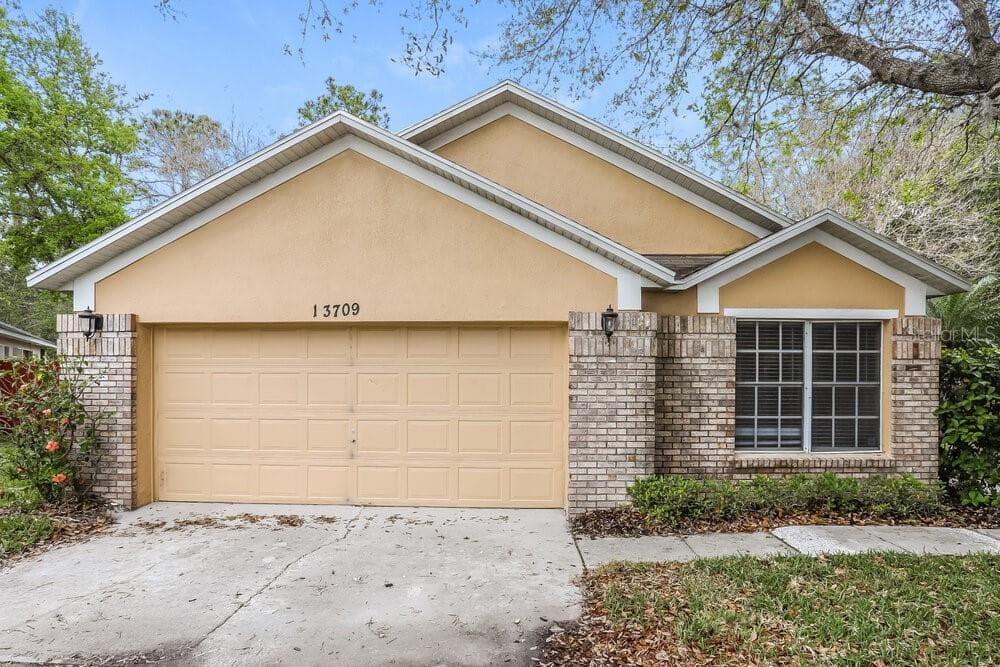 13709 VALLEYBROOKE LANE ORLANDO, FL 32826