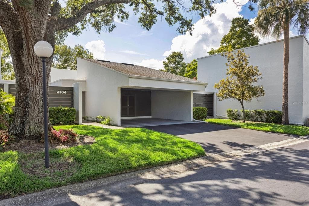 4104 NORTHMEADOW CIRCLE UNIT 4104 TAMPA, FL 33618