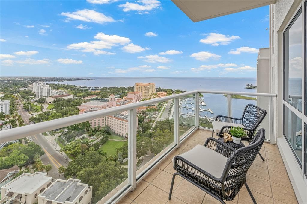 400 BEACH DRIVE NE UNIT 2301 ST PETERSBURG, FL 33701