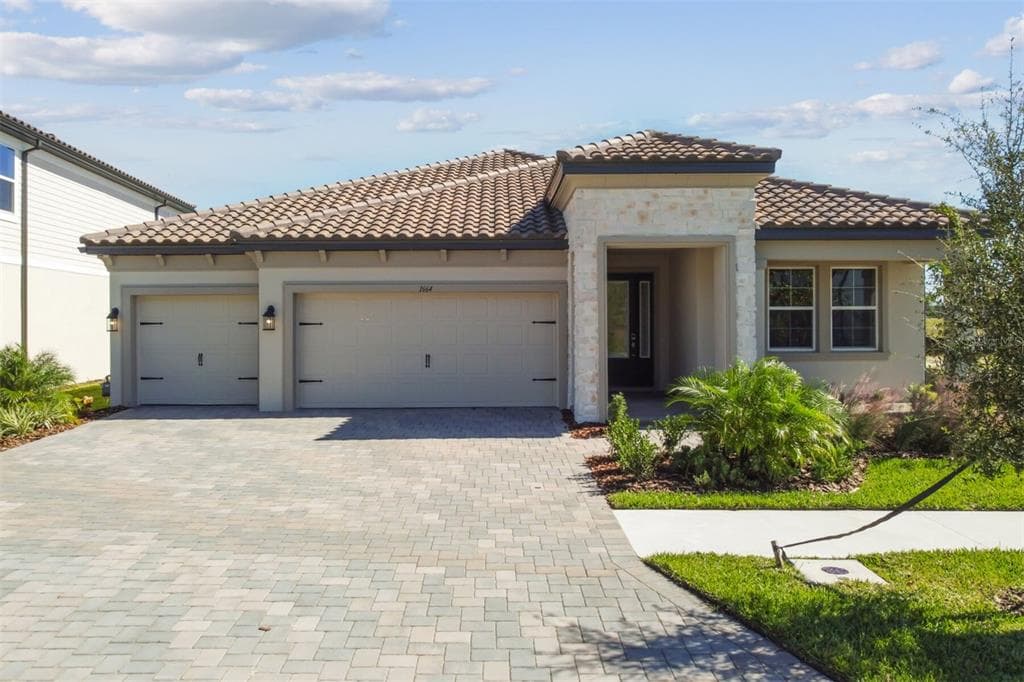 1664 DRUMMOND POINT ZEPHYRHILLS, FL 33541