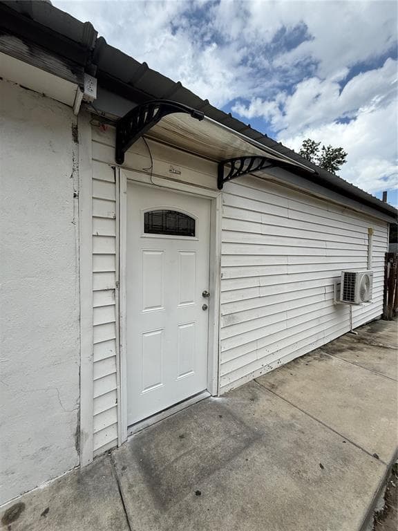 8708 N EDISON AVENUE UNIT B TAMPA, FL 33604