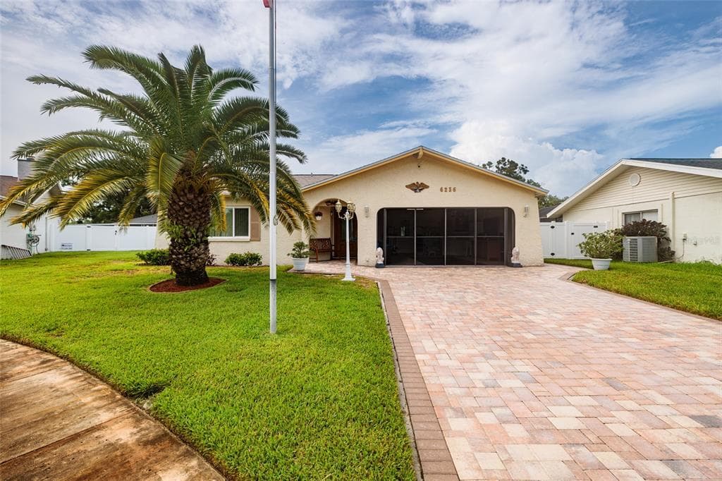 6236 104TH AVENUE N PINELLAS PARK, FL 33782
