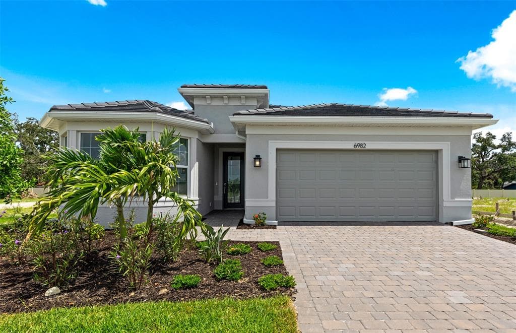 6982 MINNEOLA COURT NOKOMIS, FL 34275