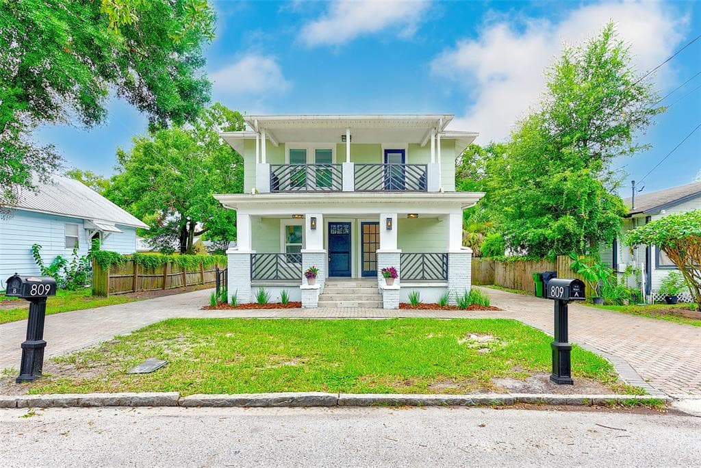 809 E BAKER STREET TAMPA, FL 33603