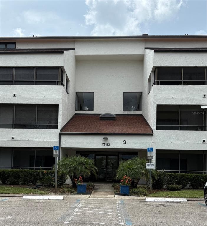 2583 COUNTRYSIDE BOULEVARD UNIT 3103 CLEARWATER, FL 33761