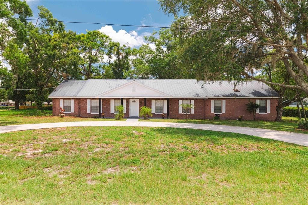 1002 FRIENDSHIP LANE