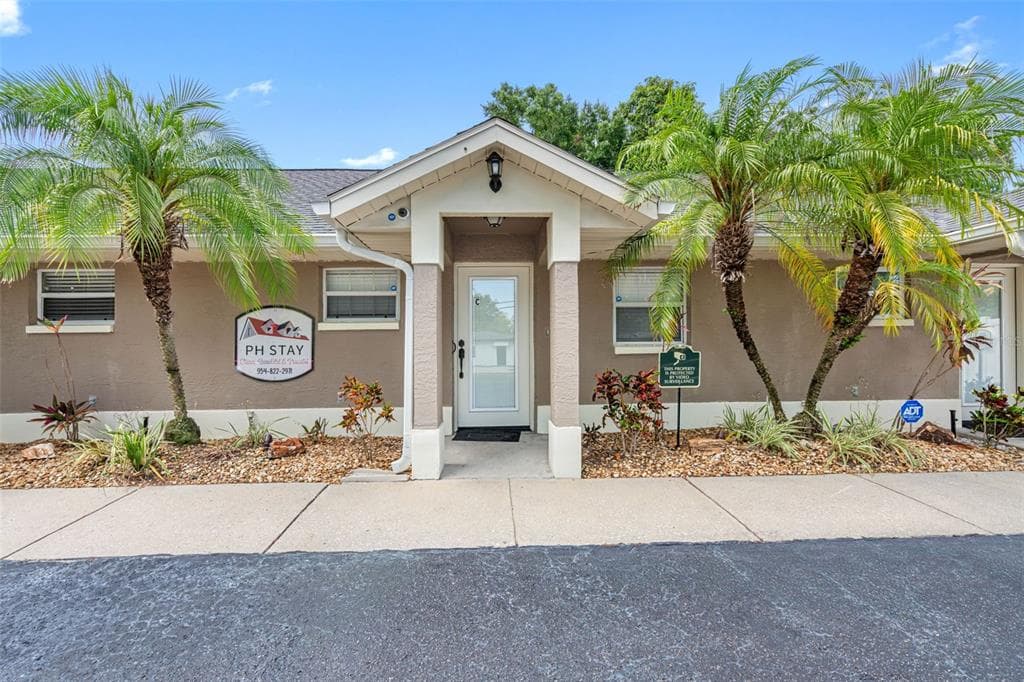 2703 W TAMPA BAY BOULEVARD UNIT C TAMPA, FL 33607
