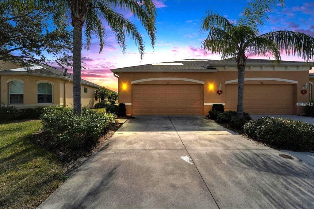 970 PEMBROKE POINT WAY UNIT 970 SUN CITY CENTER, FL 33573