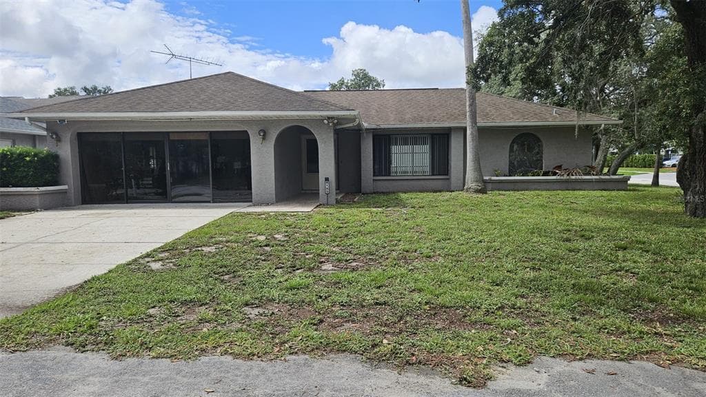 8185 OMAHA CIRCLE SPRING HILL, FL 34606