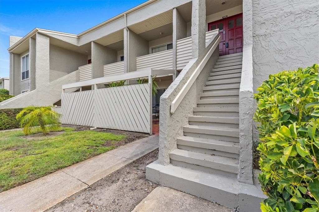 630 WINDRUSH BAY DRIVE UNIT 630 TARPON SPRINGS, FL 34689