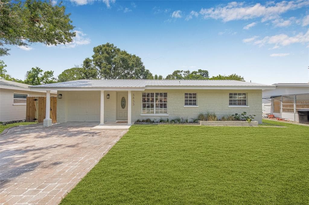 5833 4TH AVENUE N ST PETERSBURG, FL 33710