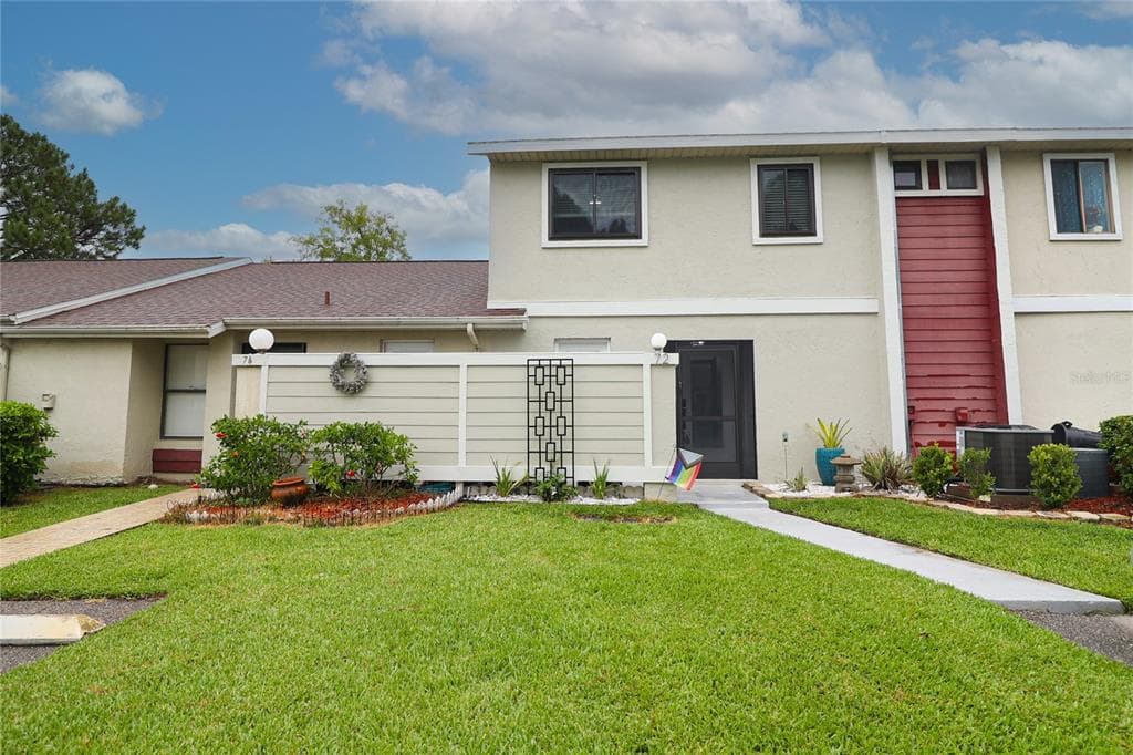 72 PINE ISLAND CIRCLE KISSIMMEE, FL 34743