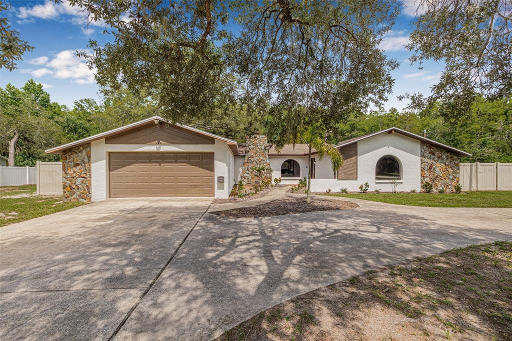 10430 BOBCAT DRIVE NEW PORT RICHEY, FL 34654