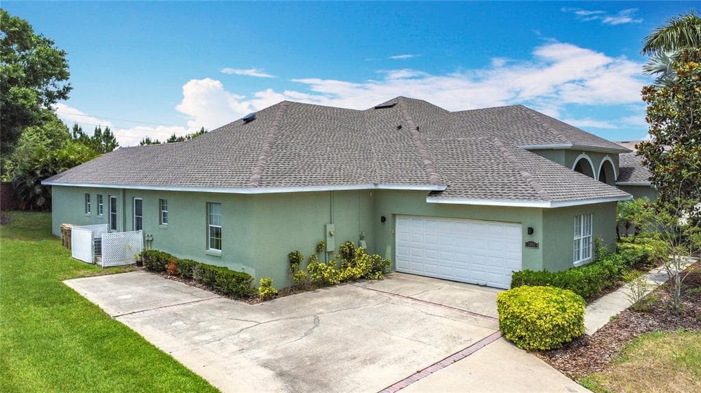 2806 SPINNING SILK COURT KISSIMMEE, FL 34747