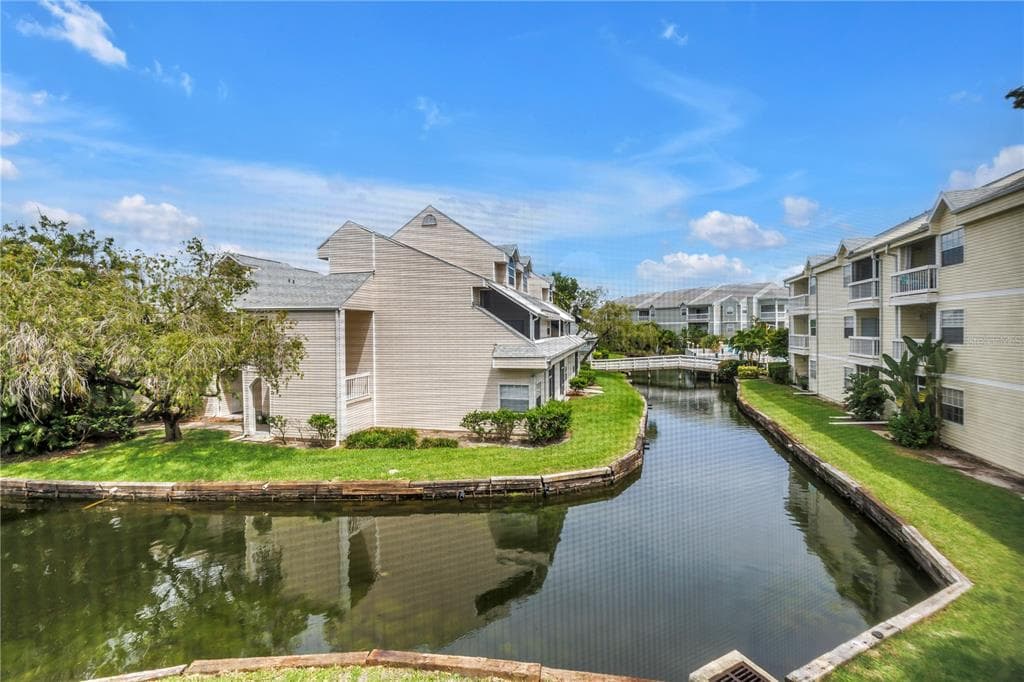 6916 STONES THROW CIRCLE N UNIT 9207 ST PETERSBURG, FL 33710