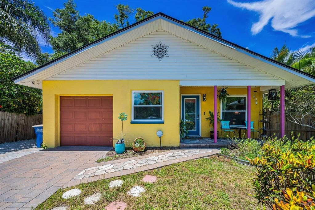 1081 MOHAWK CIRCLE CLEARWATER, FL 33755