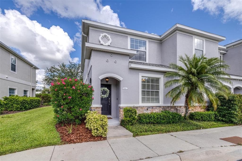 2020 GREENWOOD VALLEY DRIVE PLANT CITY, FL 33563