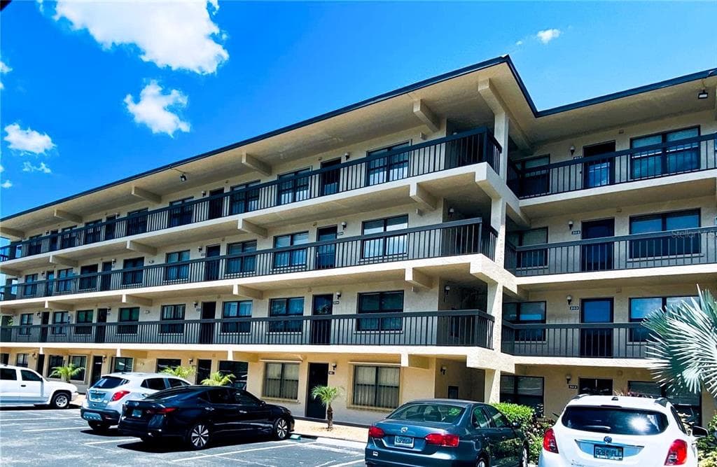 515 30TH AVE W UNIT H401 BRADENTON, FL 34205