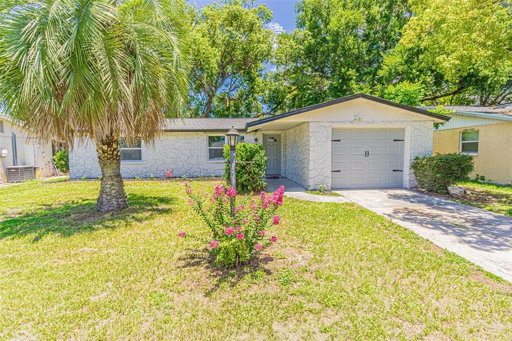 7041 OAKSHIRE DRIVE PORT RICHEY, FL 34668