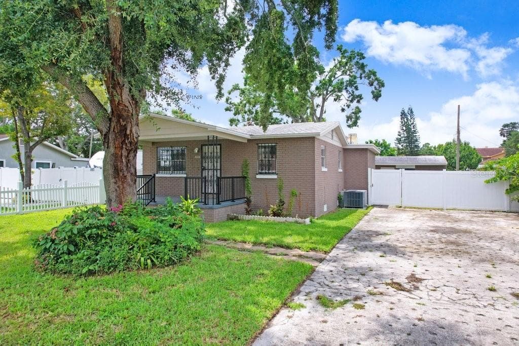 3008 W PALMETTO STREET TAMPA, FL 33607
