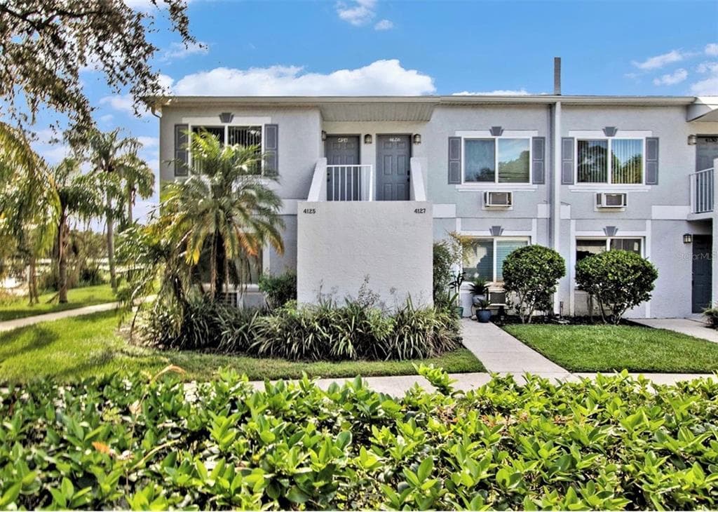 4128 DOLPHIN DRIVE TAMPA, FL 33617