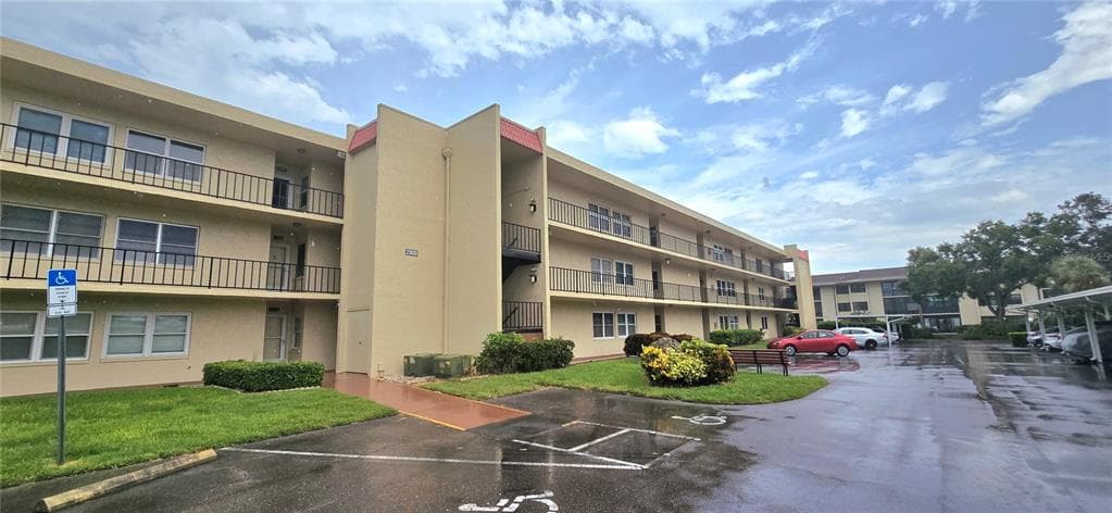 12200 VONN ROAD UNIT 2106 LARGO, FL 33774