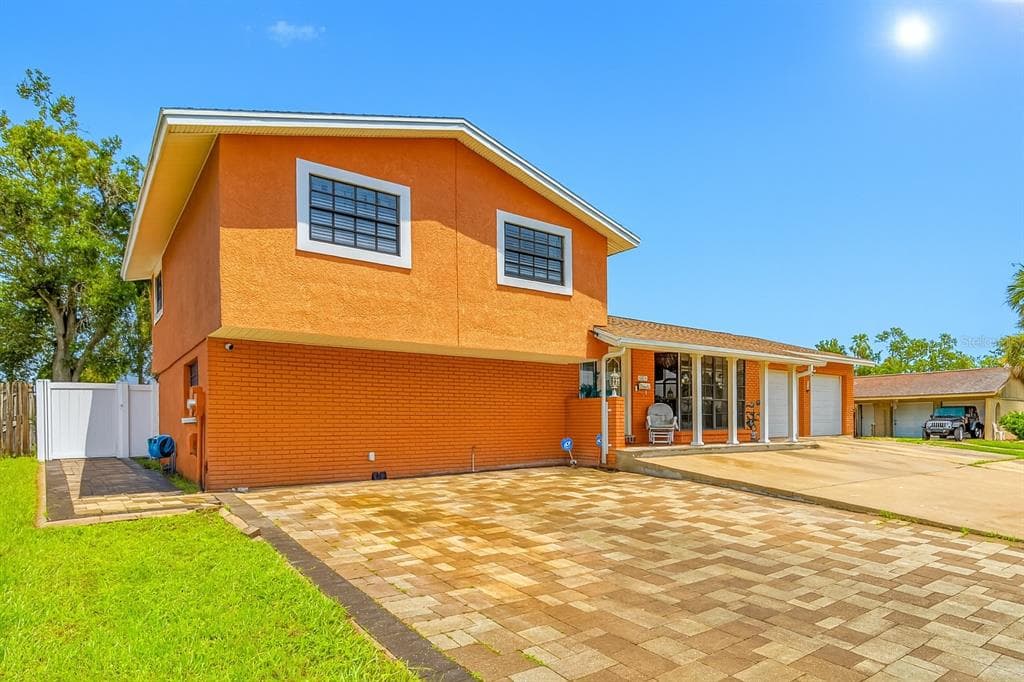 8309 W ELM STREET TAMPA, FL 33615