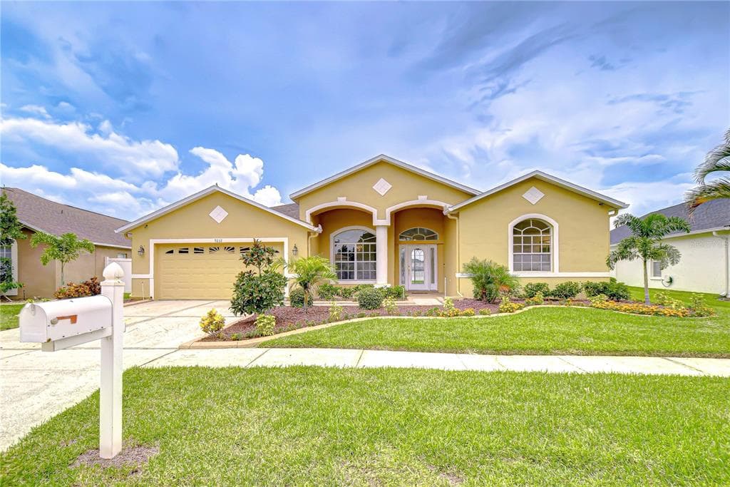 9232 ESTATE COVE CIRCLE RIVERVIEW, FL 33578
