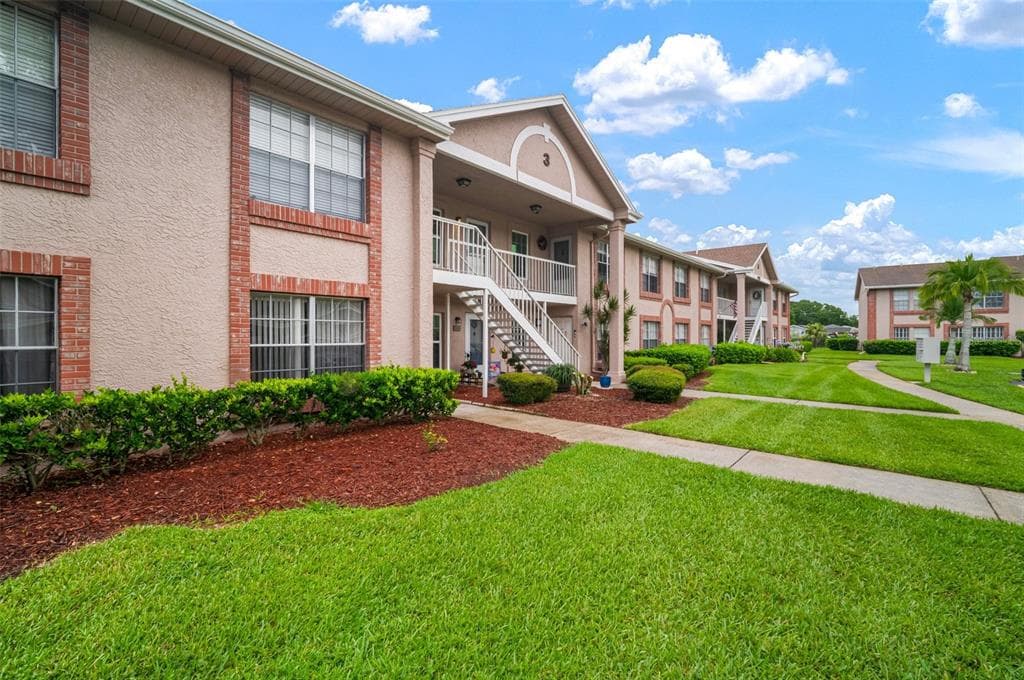 4925 MYRTLE OAK DRIVE UNIT 22 NEW PORT RICHEY, FL 34653