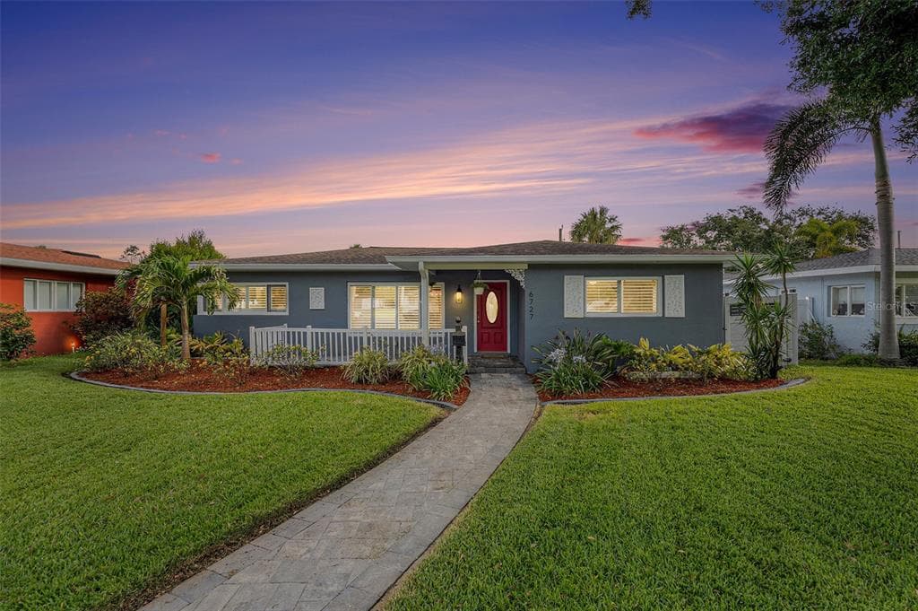 6727 BURLINGTON AVENUE N ST PETERSBURG, FL 33710