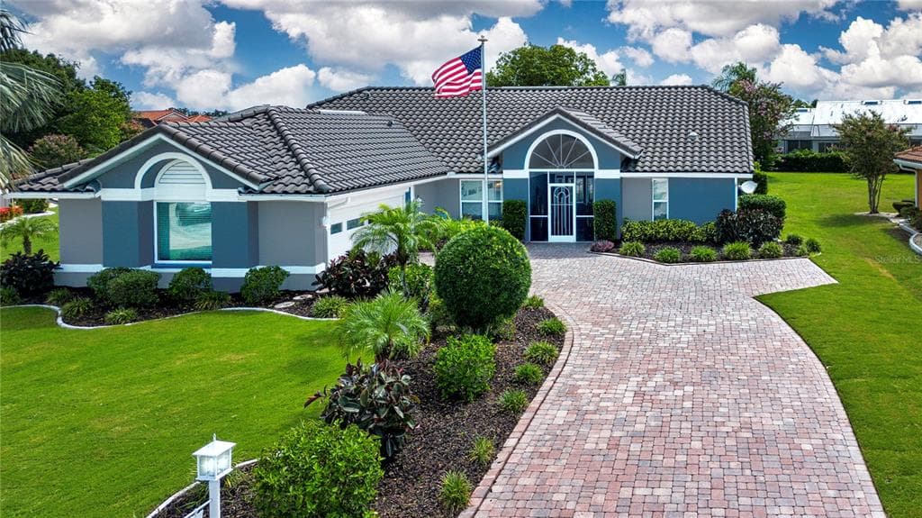 1104 OPAL LANE