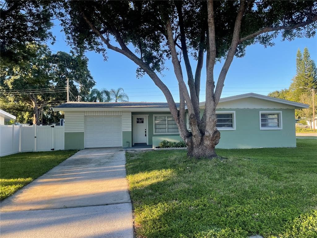 1190 FRIAR TUCK LANE DUNEDIN, FL 34698