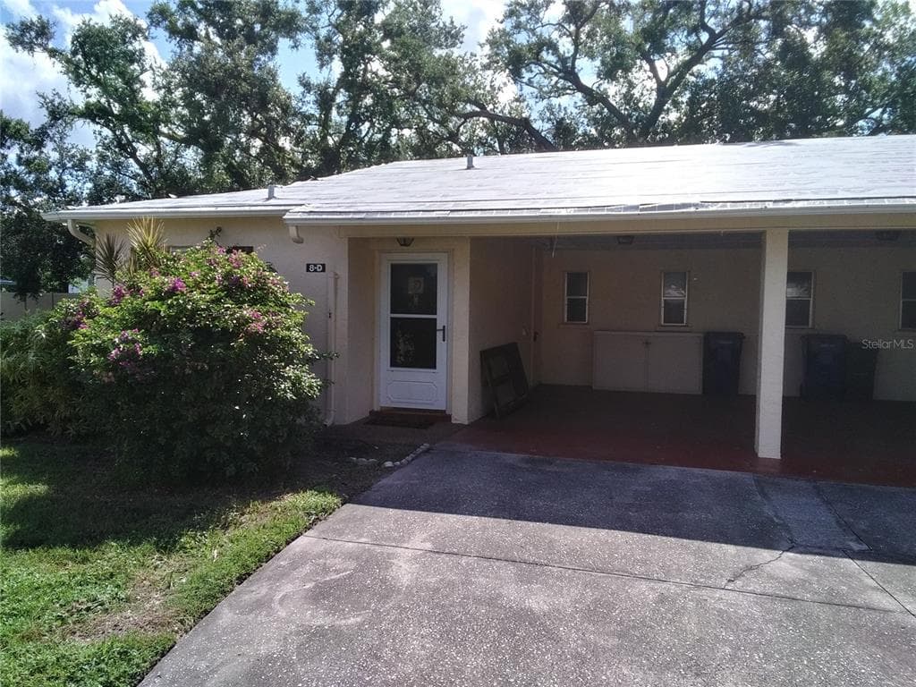 390 301 BOULEVARD W UNIT 8D