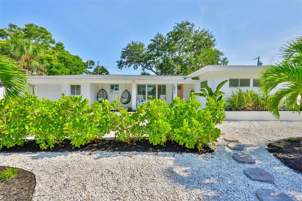 4817 TRADE WINDS DRIVE S GULFPORT, FL 33711