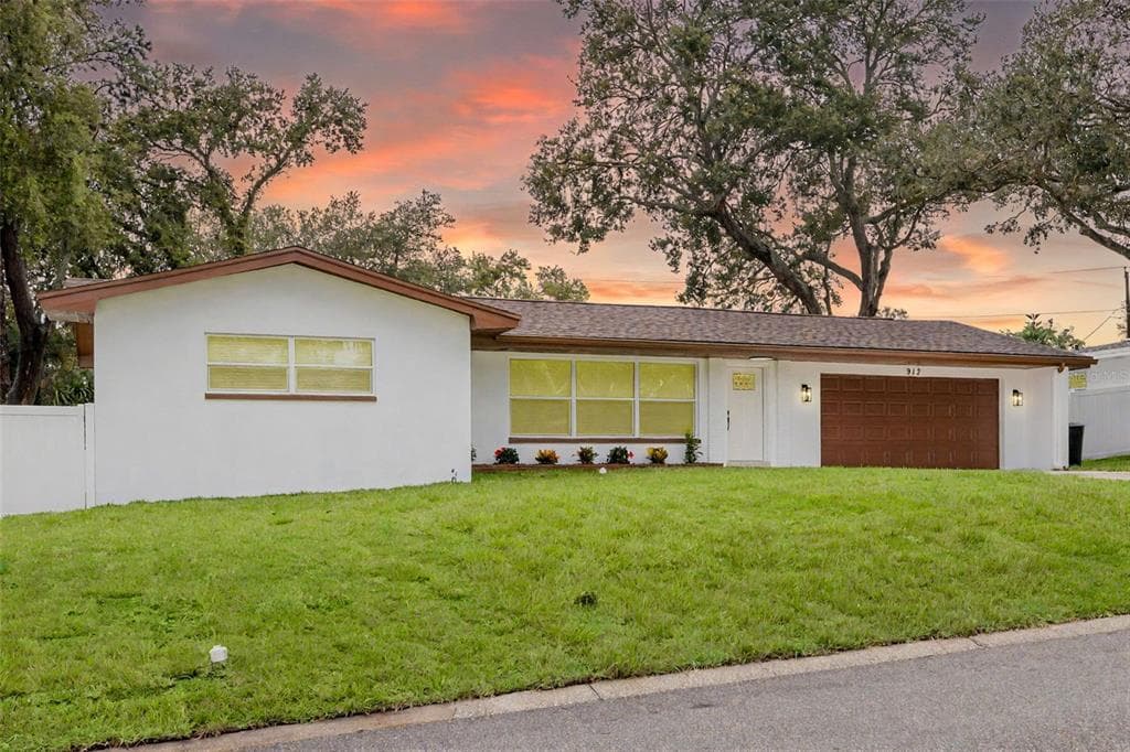912 PINEVIEW AVENUE CLEARWATER, FL 33756