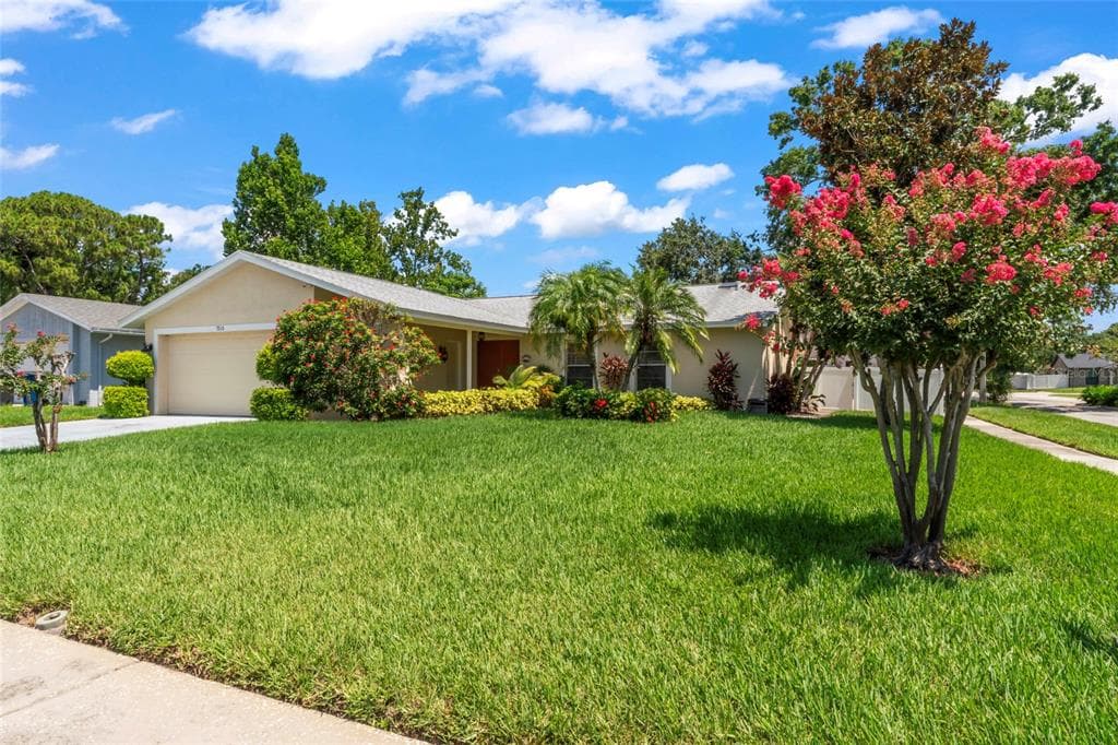 7511 MAYFAIR COURT TAMPA, FL 33634
