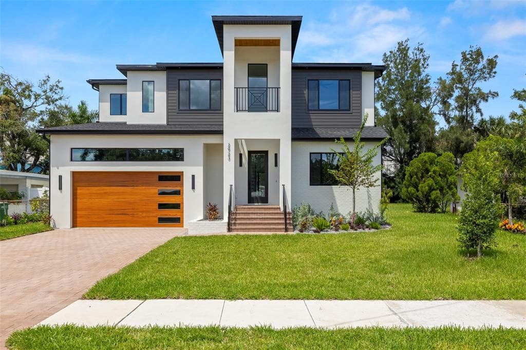 2923 W AVERILL AVENUE TAMPA, FL 33611