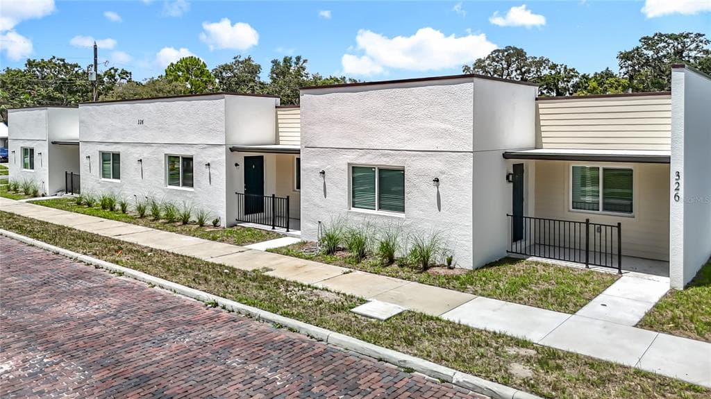 326 S GROSSE AVENUE UNIT 5 TARPON SPRINGS, FL 34689