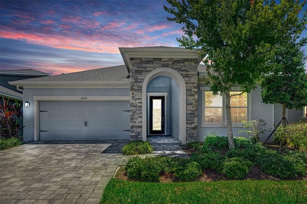 5434 SILVER SUN DRIVE