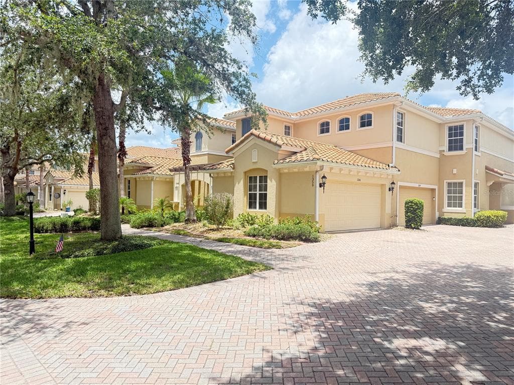 1361 EMERALD DUNES SUN CITY CENTER, FL 33573