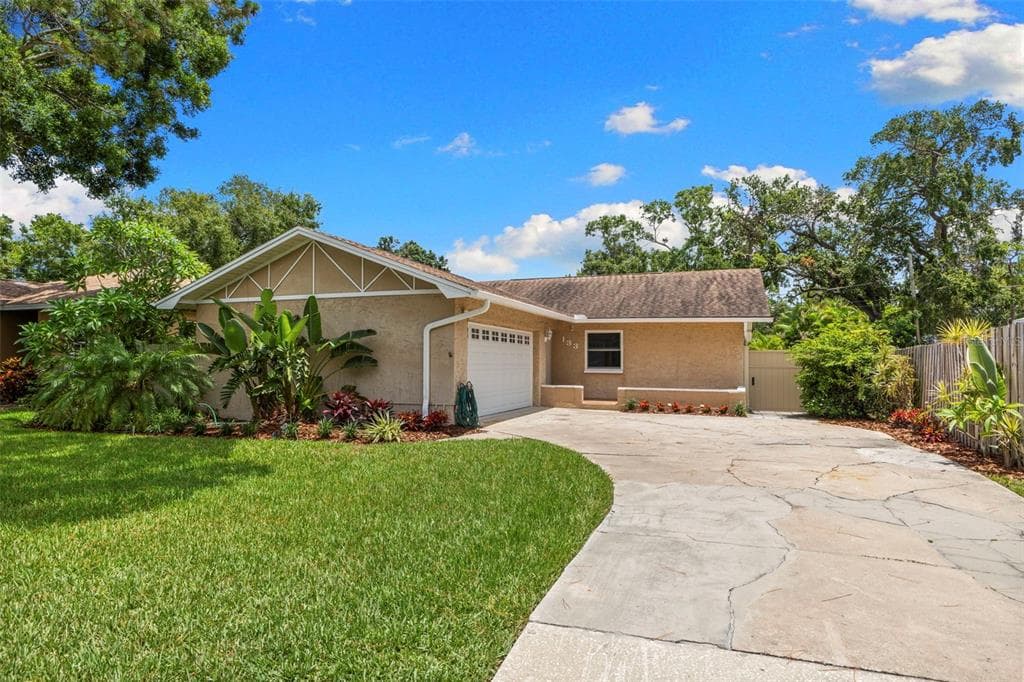 133 SE MADISON CIRCLE N ST PETERSBURG, FL 33703