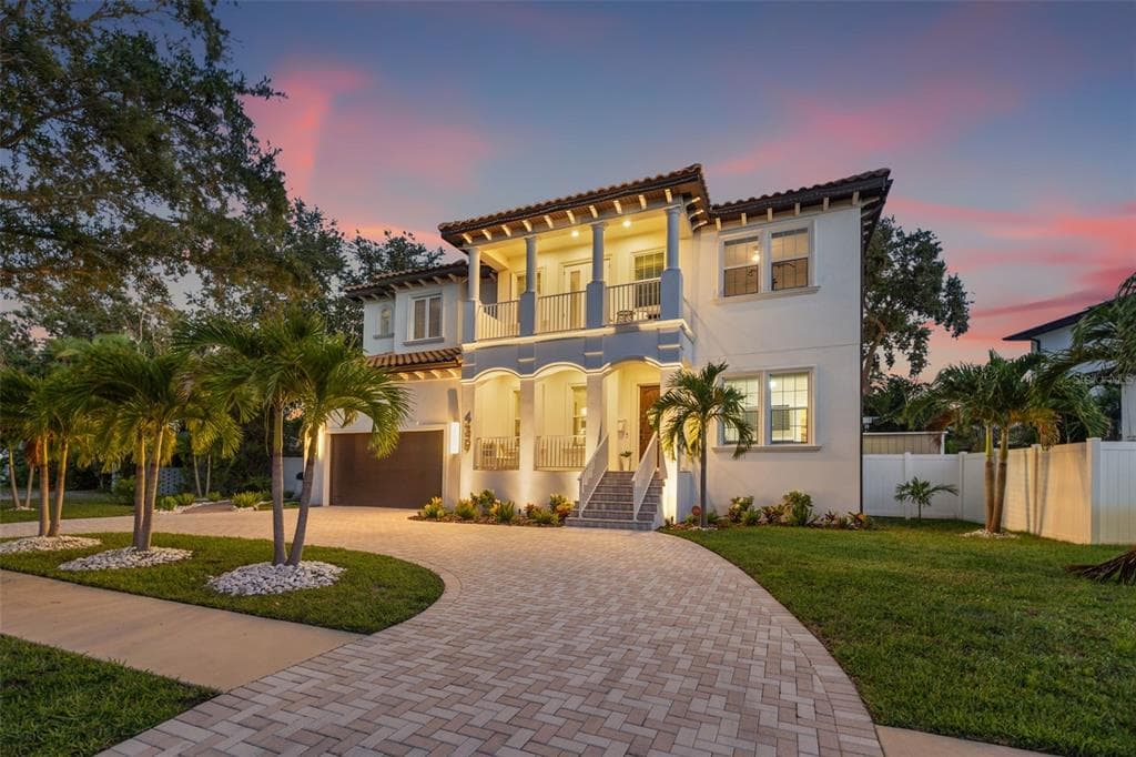 439 BAYVIEW DRIVE NE ST PETERSBURG, FL 33704