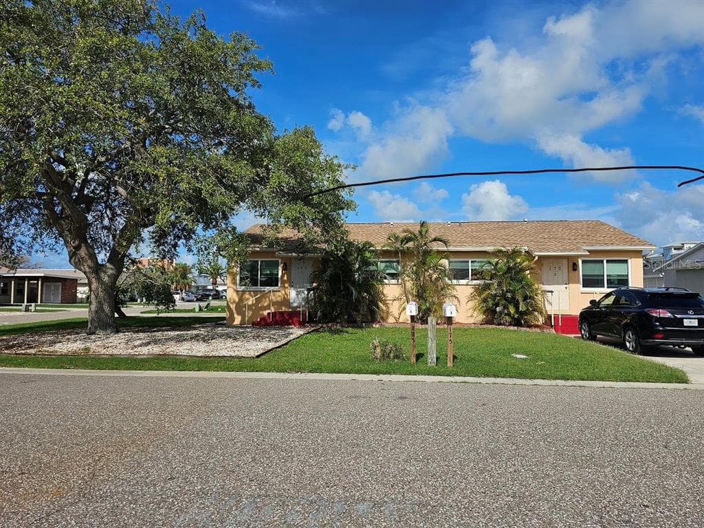 175 174TH TERRACE DRIVE E UNIT 1 REDINGTON SHORES, FL 33708