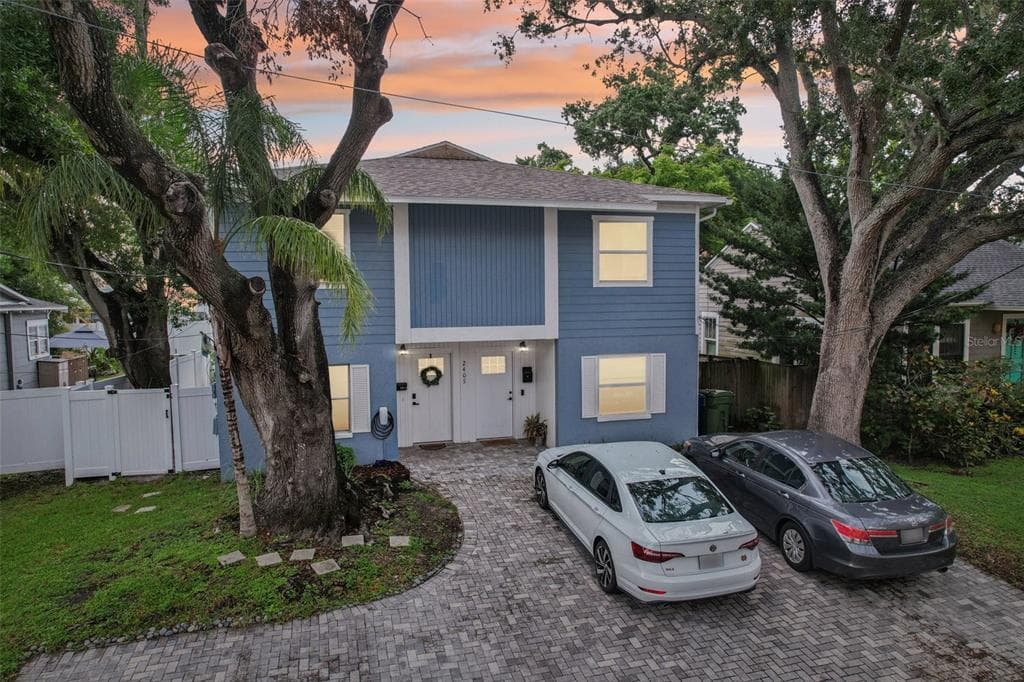 2405 W STROUD AVENUE UNIT B TAMPA, FL 33629