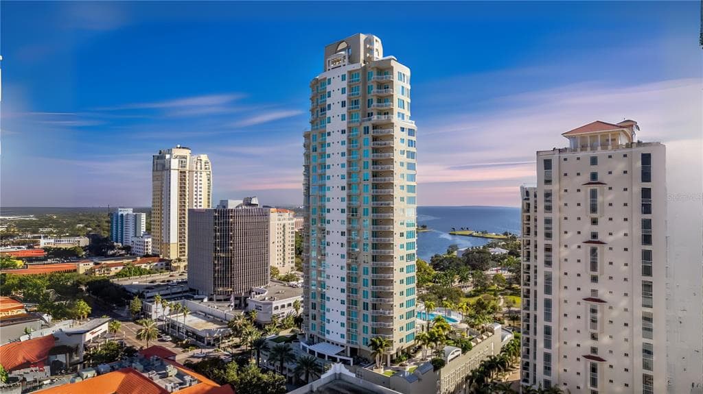 180 BEACH DRIVE NE UNIT 1802 ST PETERSBURG, FL 33701