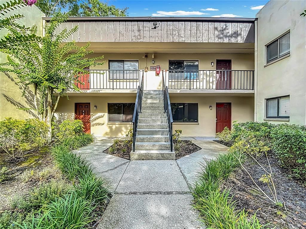 11718 RAINTREE VILLAGE BOULEVARD UNIT C TEMPLE TERRACE, FL 33617