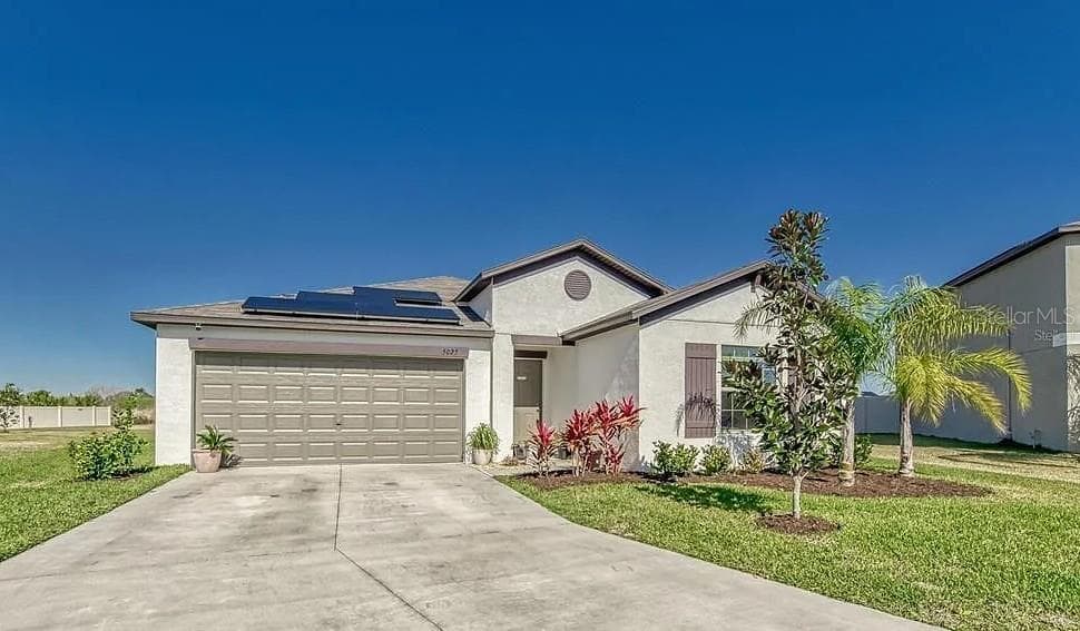 5025 WHITE CHICORY DRIVE